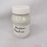 Medium Plastico